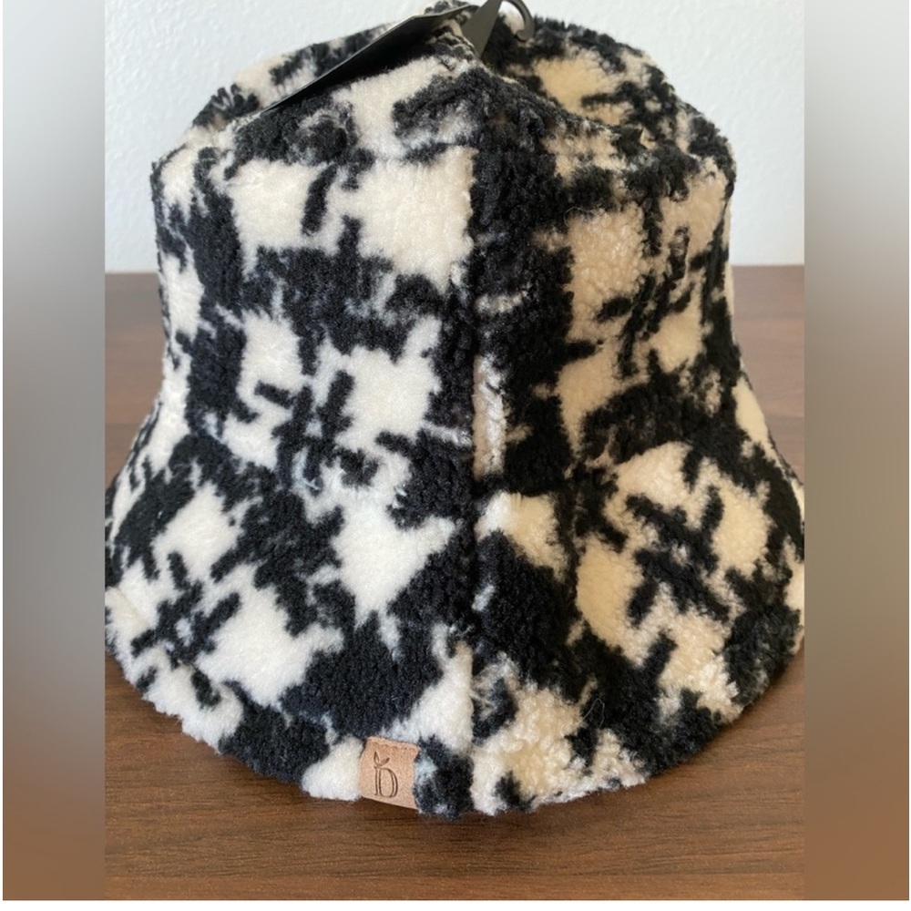 036. Plaid Check Patterned Sherpa Bucket Hat